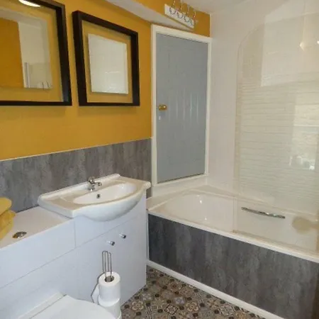 No6 @ Globe Lane,alston Daire *